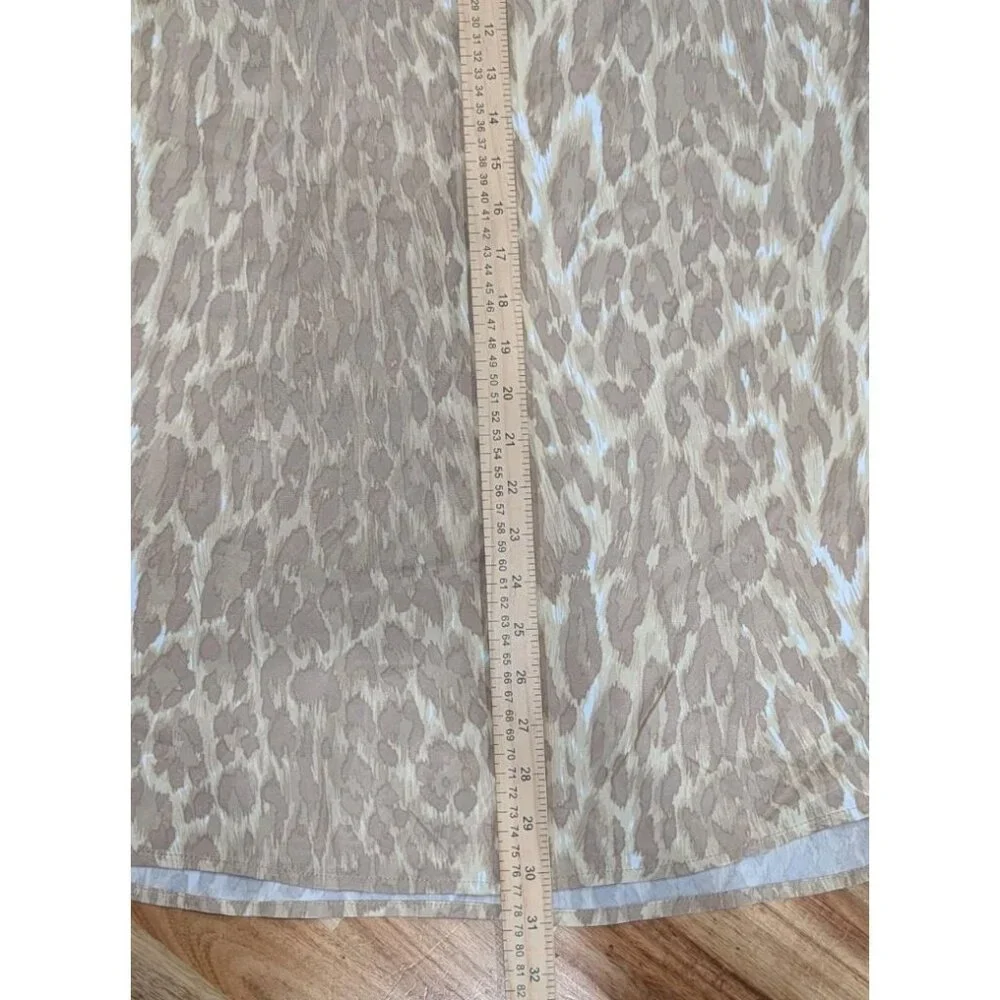 J McLaughlin Skirt Leopard Neutral Size 10 Lightweight Bias Cut Silky Feminine - Picture 9 of 9